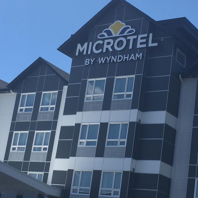 Microtel Inn & Suites By Wyndham Sudbury Bagian luar foto