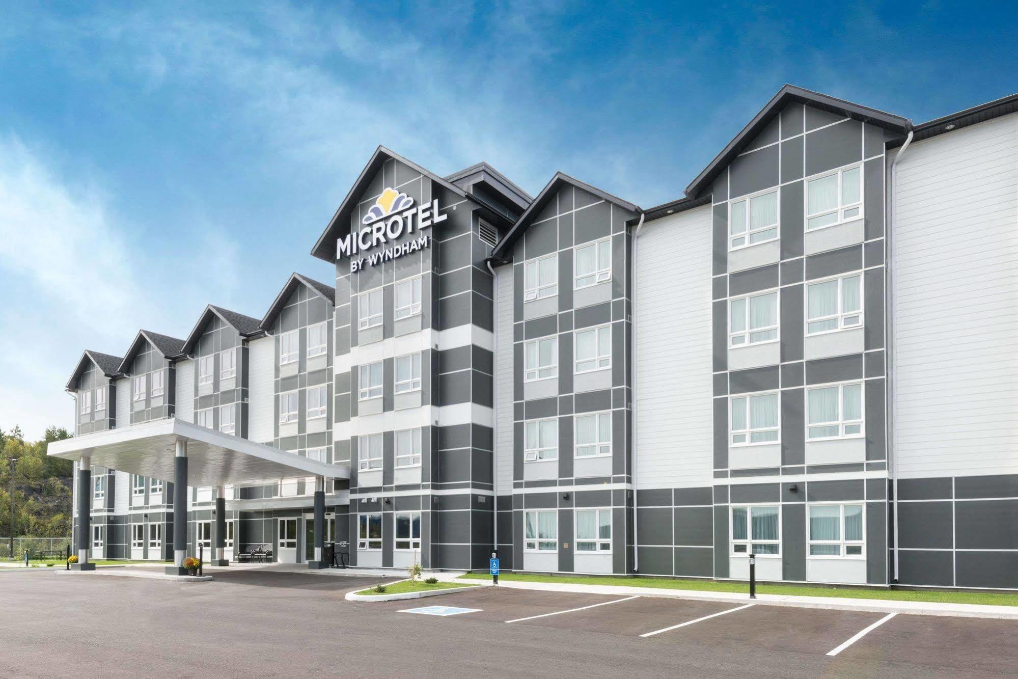 Microtel Inn & Suites By Wyndham Sudbury Bagian luar foto