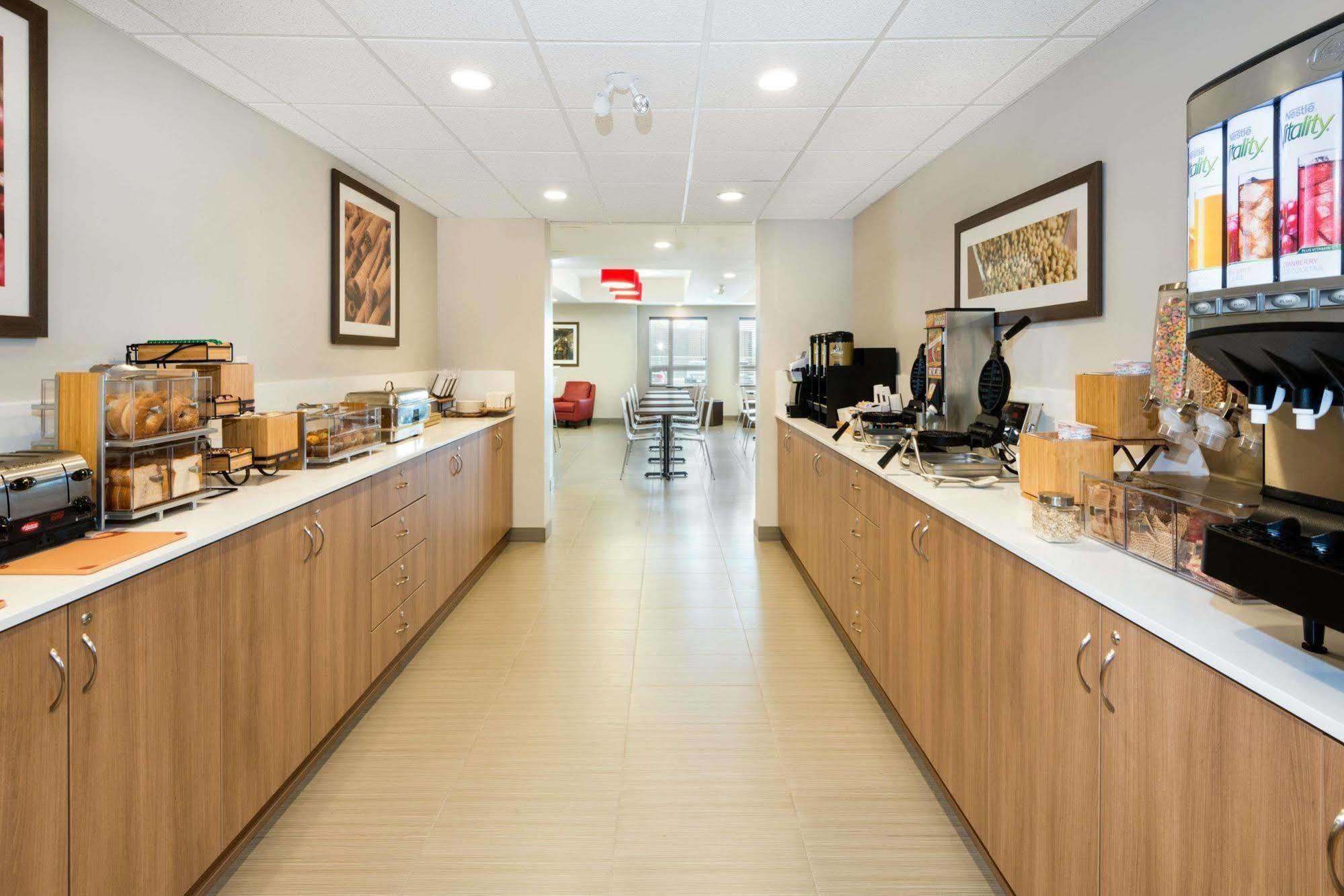 Microtel Inn & Suites By Wyndham Sudbury Bagian luar foto