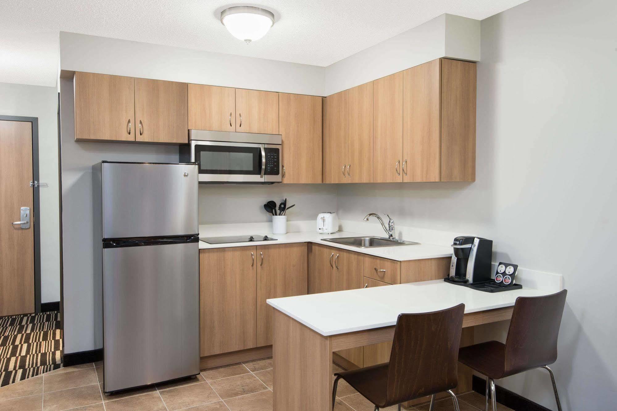 Microtel Inn & Suites By Wyndham Sudbury Bagian luar foto